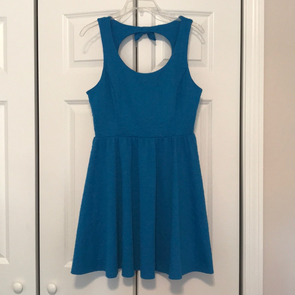 Lauren Conrad keyhole back dress size M